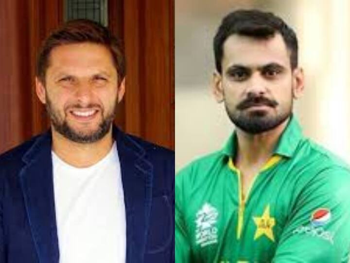 Pakistani Cricketers Shahid afridi and mohammad hafeez to contest election from PTI for National Assembly पाकिस्तान: क्रिकेट से अब सियासी मैदान में उतरेंगे शाहिद अफरीदी और मोहम्मद हाफीज, इस पार्टी की टिकट से लड़ेंगे चुनाव