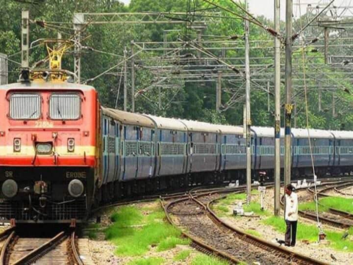Trains going to Mysore and Coimbatore stop at Oonjalur TNN மைசூர், கோயம்புத்தூர் செல்லும் ரயில்கள் ஊஞ்சலூரில் நிற்கும்