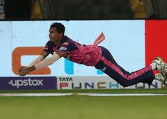 IPL 2022: કાર્તિકની વિસ્ફોટક ઈનિંગથી લઈને નવદીપના કેચ સુધી, બેંગ્લોર-રાજસ્થાન મેચની યાદગાર તસવીરો