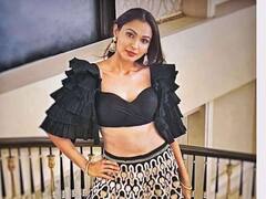 Andrea Jeremiah Photos:  నిన్న‘ఊ సొల్‌రియా మామా’ తాజాగా పబ్ సాంగ్, ఆండ్రియా జోరు మామూలుగా లేదు