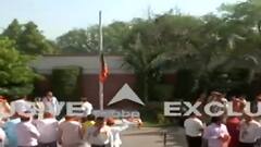 BJP Foundation Day: ध्वजारोहण के बाद पैदल हजरतगंज चौराहा जा रहे है CM Yogi..देखिए तस्वीरें