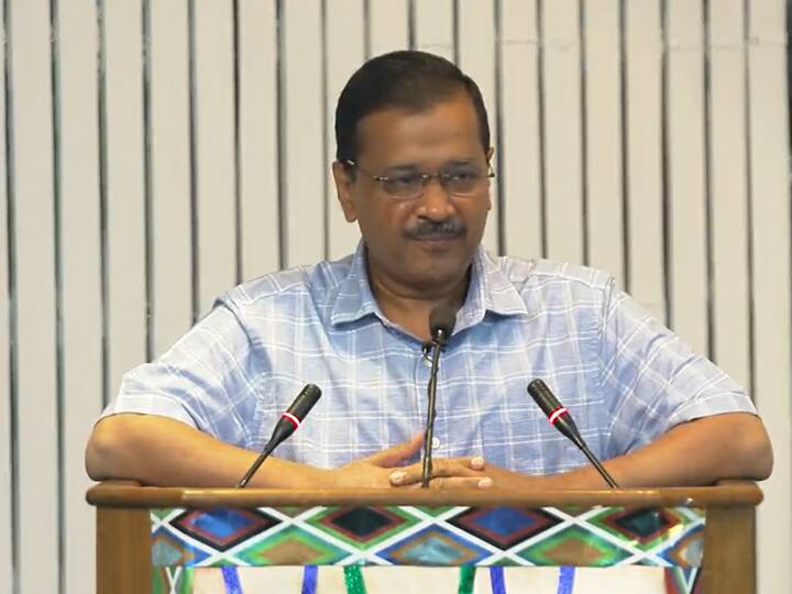 Punjab CM Bhagwant Mann sacked Minister Vijay Singla Arvind Kejriwal Said Ur action has brought tears to my eyes Punjab News: AAP मुखिया अरविंद केजरीवाल ने पंजाब के स्वास्थ्य मंत्री को हटाने पर कहा- गर्दन कट जाएगी लेकिन...