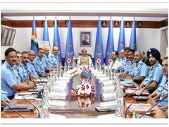 एयर चीफ मार्शल की कमांडरों को सलाह - हर चुनौती से निपटने के लिए रहें तैयार