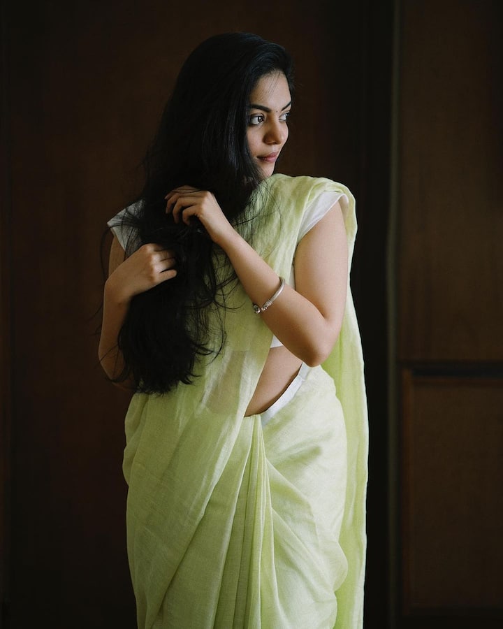 கூந்தல் கண்டவுடன் மேகம் வந்ததென்ன மயிலும் நடனமிடுமோ