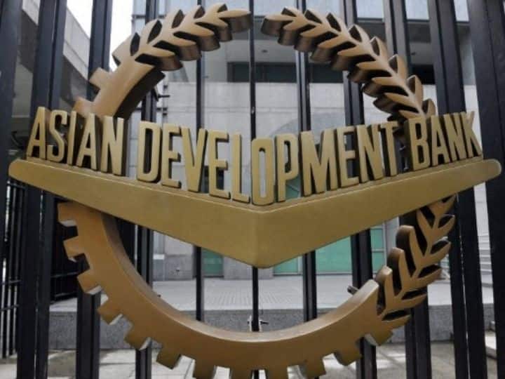 ADB Projects India's Economy To Grow By 7.5% In FY23; To Pick Up To 8% Next Fiscal ADB Projects India's Economy To Grow By 7.5% In FY23; To Pick Up To 8% Next Fiscal