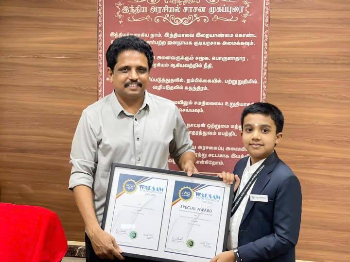 25 நொடிகளில் 51 ராக்கெட்டுகளின் பெயர்களை சொல்லி அசத்தல்...! 7ஆம் வகுப்பு மாணவனை அழைத்து பாராட்டிய சு.வெ...!