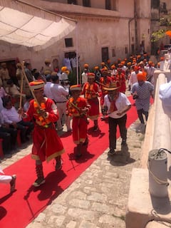 780 साल पुराने बूंदी राजघराने के मुखिया का राजतिलक, तारागढ़ फोर्ट में राजगद्दी पर बैठे वंशवर्धन, देखें कार्यक्रम की तस्वीरें