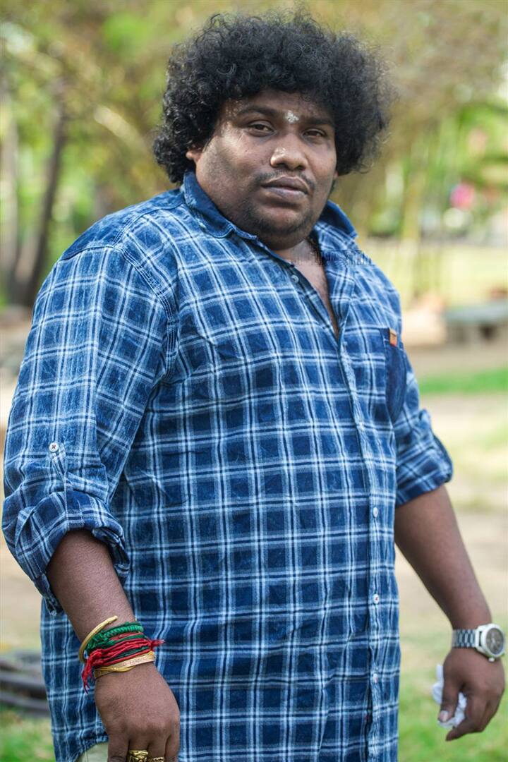 நகைச்சுவைக்காக யோகி பாபு