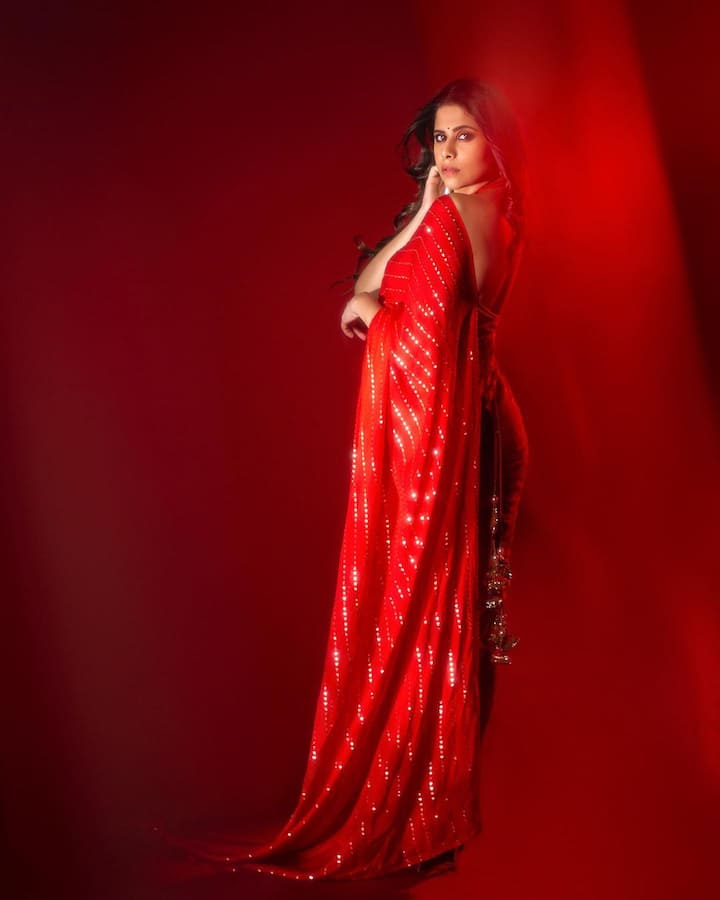 सईने लोकप्रिय मराठी निर्माता अनिश जोग यांचा एक फोटो शेअर केला, जो तिने त्याच्यासोबत व्हिडिओ कॉल दरम्यान टिपला आणि तिच्या इंस्टाग्राम हँडलवर शेअर केला.(photo: saietamhankar/ig)
