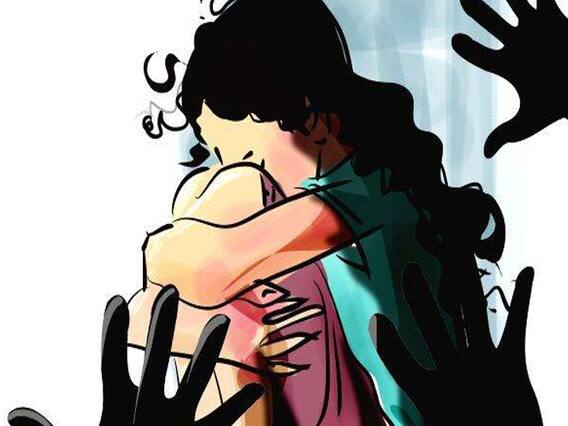 பள்ளி, கல்லூரி மாணவிகளுக்கு பாலியல் தொல்லை - 3 பேர் போக்சோவில் கைது