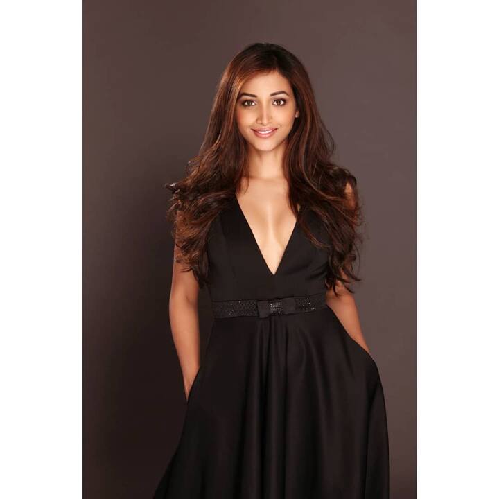 14 अप्रैल को केजीएफ चैप्टर 2 रिलीज होने जा रही है. फिल्म को लेकर दर्शक बेकरारी से इंतजार कर रहे हैं. फिल्म के दूसरे पार्ट में यश के अलावा रवीना टंडन, संजय दत्त और श्रीनिधि शेट्टी भी नजर आने वाली हैं. श्रीनिधि केजीएफ चैप्टर 1 का भी हिस्सा रह चुकी हैं. (फोटो – सोशल मीडिया)