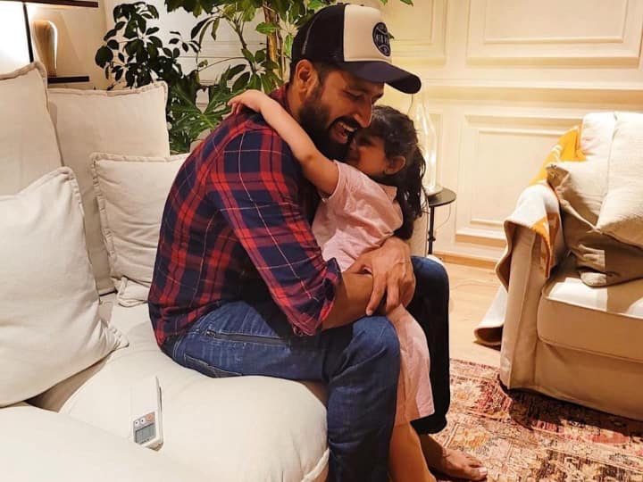 Vicky Kaushal Has A Good Time With His Adorable Niece, Proving He's The ‘Best Chachu’ Vicky Kaushal Has A Good Time With His Adorable Niece, Proving He's The ‘Best Chachu’