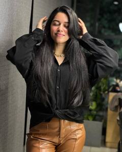 Mirnalini Ravi Photos: அழகில் அசத்தும் நடிகை மிருணாளினி கிளிக்ஸ்