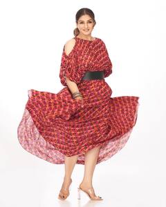 PHOTO: फॅशन आयकॉन रवीना टंडन फोटोंमध्ये दिसतेय कमाल; पाहा फोटो!