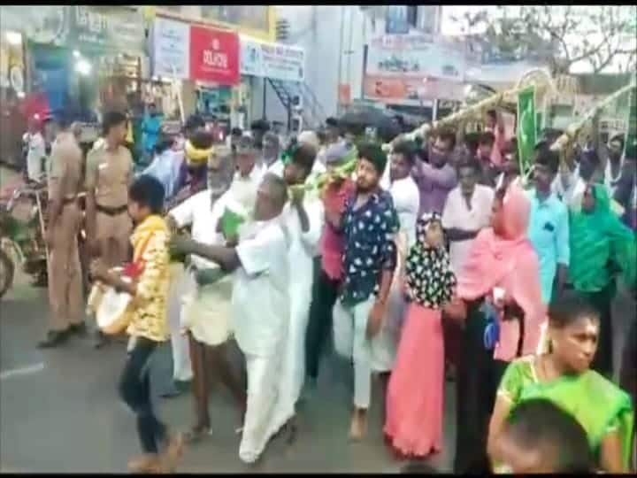 The Madurai festival was held to emphasize religious significance watch video | இஸ்லாமிய கொடியை ஏற்றி திருவிழாவை தொடங்கி வைத்த இந்துக்கள்