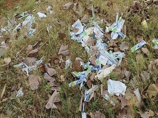 Nellai: Medical waste dumped in Panakudi 4 lanes - People at risk of infection நெல்லை: பணகுடி 4வழிச்சாலையில் கொட்டப்படும் மருத்துவக்கழிவுகள் - தொற்று பரவும் அட்சத்தில் மக்கள்
