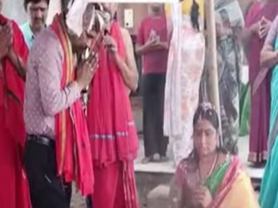 Telangana Health Director Srinivas Rao: భద్రాద్రిలో స్వయం ప్రకటిత దేవతకు డీహెచ్ మొక్కులు| ABP Desam