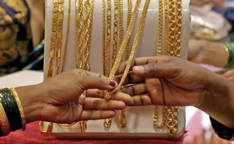 Gold-Silver Price Today Gandhinagar Rajkot  Surat  Ahmedabad 14 April 20o22 Gold-Silver Price Today: गुजरात में आज सोने के दामों में आया भारी उछाल, चांदी ने भी दिखाए तेवर, जानें- क्या हैं ताजा रेट