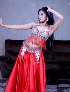 બેલી ડાન્સિંગ આઉટફિટમાં ભોજપુરી એક્ટ્રેસ Shweta Sharmaએ બતાવી અદાઓ