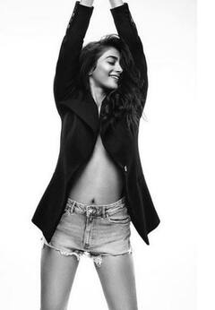 குட்டை உடையில் கலக்கிய தென்னிந்திய நடிகைகள் !