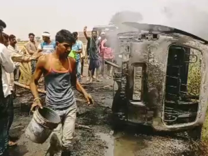 Bundi Van Fire: बूंदी में चलती वैन में लगी भीषण आग, गाड़ी में सवार आधा दर्जन लोगों ने कूदकर बचाई जान