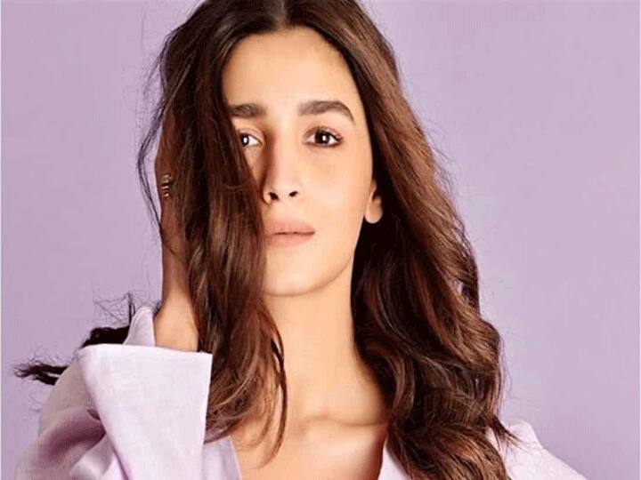I cant romance alia bhatt considering my age says sanjay dutt ’என்னால் ஆலியா பட்டை காதலிக்க முடியாது’ -  சஞ்சய் தத் சொல்வது என்ன?