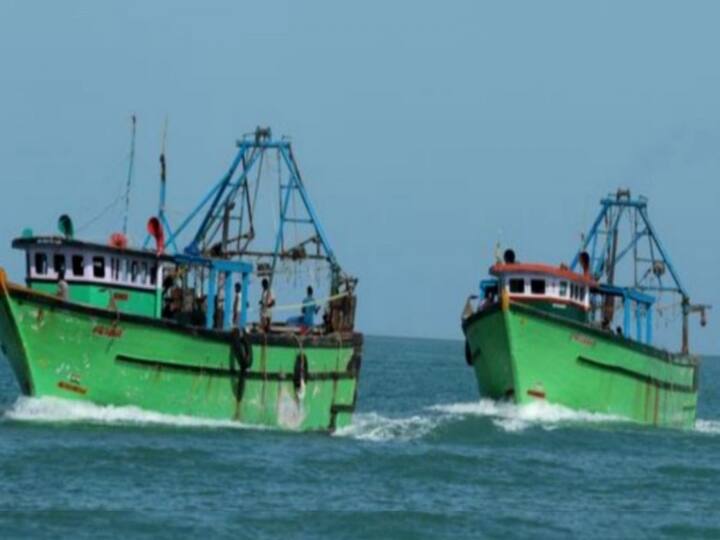 TN Fishermen Issue Tamil Nadu Fisherman need to pay 1 crore for Bail- Sri lanka Court order TN Fishermen Issue: ஜாமீனில் செல்ல ரூ.1 கோடி செலுத்த வேண்டும் - இலங்கை நீதிமன்றம் உத்தரவால் மீனவர்கள் அதிர்ச்சி..!