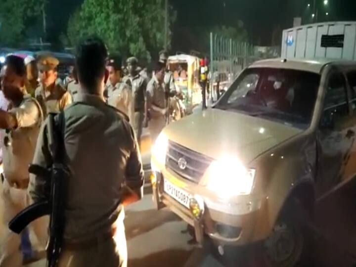 Meerut news PAC jawans and vehicle were targeted in Meerut ann Meerut News: मेरठ में अफवाह फैलाकर PAC जवानों को बनाया निशाना, चौकी में छिप कर बचानी पड़ी जान