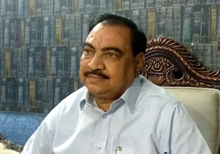 Eknath Khadse appears before police to record statement as a witness in phone tapping case Phone Tapping Case: फोन टैपिंग मामले में गवाह के तौर पर बयान दर्ज कराने के लिए पुलिस के सामने पेश हुए एकनाथ खडसे