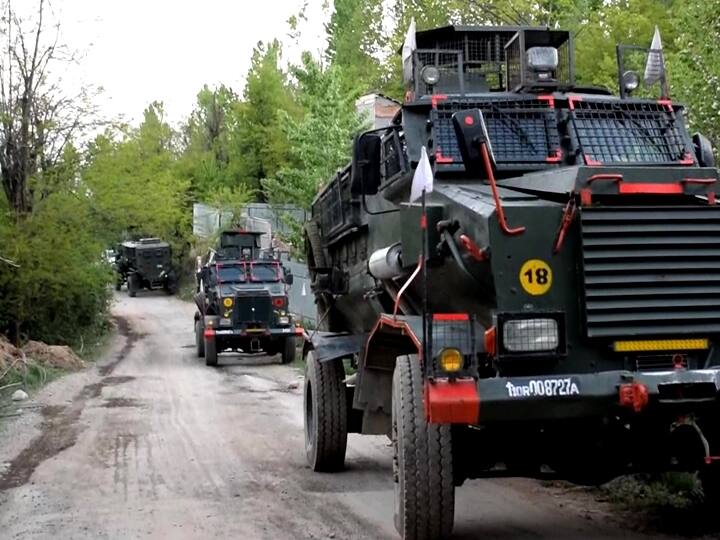 J&K: Encounter Breaks Out Between Security Forces And Terrorists In Shopian's Haripora Area J&K: Encounter Breaks Out Between Security Forces And Terrorists In Shopian's Haripora Area