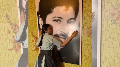 Abhishek Chatterjee: Abhishek Chatterjees wife shares a picture of their daughter doll with Abhisheks photo Abhishek Chatterjee: তোমার আশীর্বাদ খুব জরুরি ছিল বাবা, অভিষেকের ছবি জড়িয়ে আফশোস মেয়ে ডলের