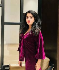 மலையாள பட நடிகை மாளவிகா மேனன் ரீசன்ட் இன்ஸ்டா போட்டோ ஷூட்.!