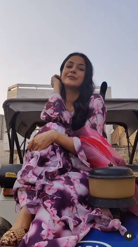 Shahnaz Gill: In the video shared by Shahnaz, he has shown a glimpse of his village.