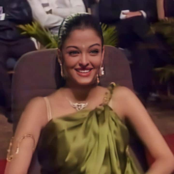 ऐश्वर्या राय ने कॉलेज के दिनों में ही विज्ञापनों में काम करना शुरू कर दिया था. कम उम्र में ही उनकी ग्लैमर वर्ल्ड में एंट्री हो गई थी.