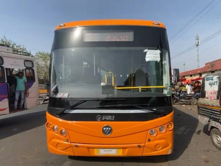 Jhansi electric bus will run to datia and niwari districts of Madhya Pradesh proposal sent to RTO ann Jhansi News: अब झांसी से मध्य प्रदेश के इन दो जिलों में चलेगी इलेक्ट्रिक बस, आरटीओ को भेजा गया प्रस्ताव