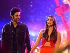 PHOTO: लग्नानंतर आलिया आणि रणबीर 'या' ठिकाणी जाणार हनीमूनला?