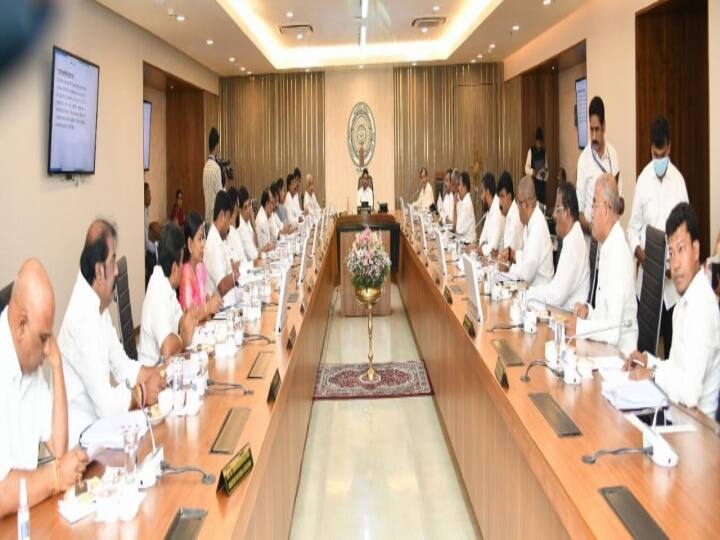 Andhra Pradesh Cabinet dissolved all Ministers submitted resignation to CM YS Jagan Mohan Reddy AP Cabinet Dissolved : ఏపీ మంత్రి వర్గంలో 24 మంది మంత్రులు రాజీనామా, 11న కొత్త కేబినెట్ ప్రమాణ స్వీకారం