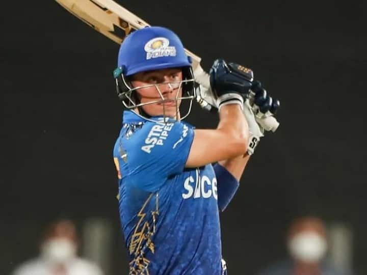 डेवाल्ड ब्रेविस ने IPL के अपने पहले ही मुकाबले में ताबड़तोड़ बल्लेबाजी कर सुर्खियां बटोरी हैं. उन्होंने बुधवार रात को हुए मुकाबले में KKR के खिलाफ 19 गेंद पर 29 रन की शानदार पारी खेली थी.