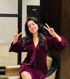 மலையாள பட நடிகை மாளவிகா மேனன் ரீசன்ட் இன்ஸ்டா போட்டோ ஷூட்.!