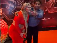 राखी सावंत के लिए आफत बनी उनकी स्कर्ट, कैमरे के सामने बार-बार ठीक करती आईं नज़र