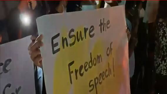 Sri Lanka Crisis: इस्तीफा देने से राजपक्षे सरकार का इनकार, विपक्ष पर फोड़ा संकट का ठीकरा
