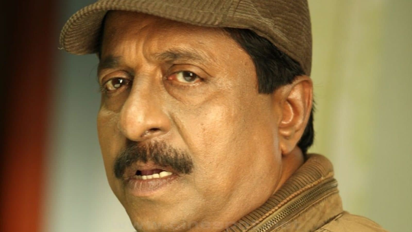 Sreenivasan Hospitalized:  ‘லேசா லேசா’படத்தில் நடித்த நடிகர் ஸ்ரீனிவாசன் கவலைக்கிடம்.. வெண்டிலேட்டர் உதவியுடன் சிகிச்சை..