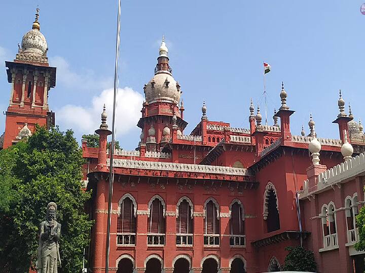 Madras High court to pronounce Judgment on Case against 7.5% Reservation for Government school students in NEET Medical admission in Tamilnadu 7.5% Reservation: மருத்துவ படிப்பில் அரசுப்பள்ளி மாணவர்களுக்கு 7.5% இடஒதுக்கீடு: உயர்நீதிமன்றம் இன்று தீர்ப்பு !