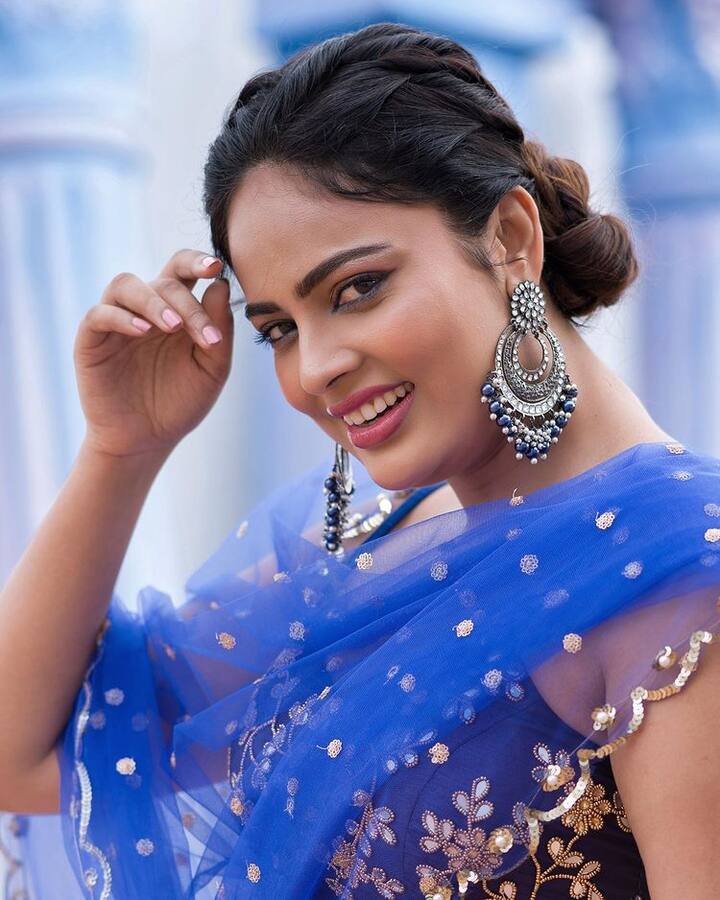 மனோகரி உன் வாசத்தால் உன்னால நானும் நூறாகுறேன் !