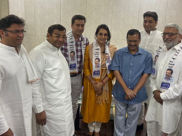 Haryana Democratic Front merged with AAP and Former minister Nirmal Singh and his daughter Chitra Sarwara join Aam Aadmi Party Haryana News: हरियाणा डेमोक्रेटिक फ्रंट का AAP में विलय, निर्मल सिंह और चित्रा सिंह ने ली आप की सदस्यता
