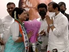 Aasavari Joshi : अभिनेत्री आसावरी जोशींनी हातावर बांधलं घड्याळ! राष्ट्रवादीत प्रवेश