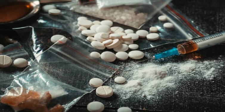 Malda Drugs Raid from music system crores of drugs found Malda Drugs Raid: মিজজিক সিস্টেমের মধ্যে মাদক, কোটি কোটি টাকার ড্রাগস ব্যবসায় গ্রেফতার