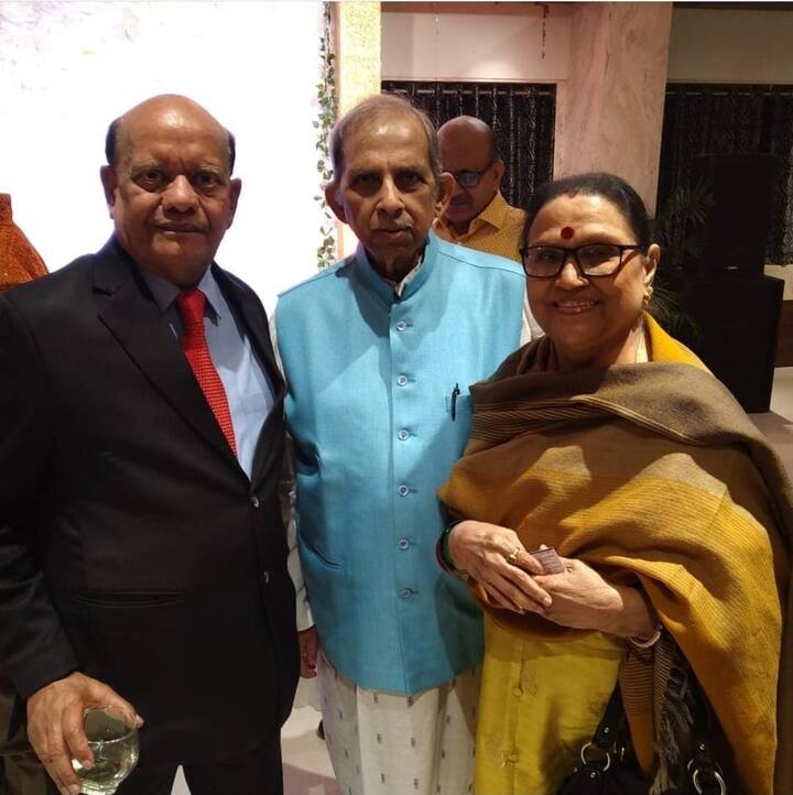 अजय गोविंद  यांनी सांगितले, 'गेल्या चार महिन्यामध्ये दोन वेळा माया यांना हॉस्पिटलमध्ये दाखल केले होते. पण  रुग्णालयात योग्य पद्धतीन उपचार होत नसल्यानं माया गोविंदा यांच्यावर घरीच उपचार सुरू केले.'