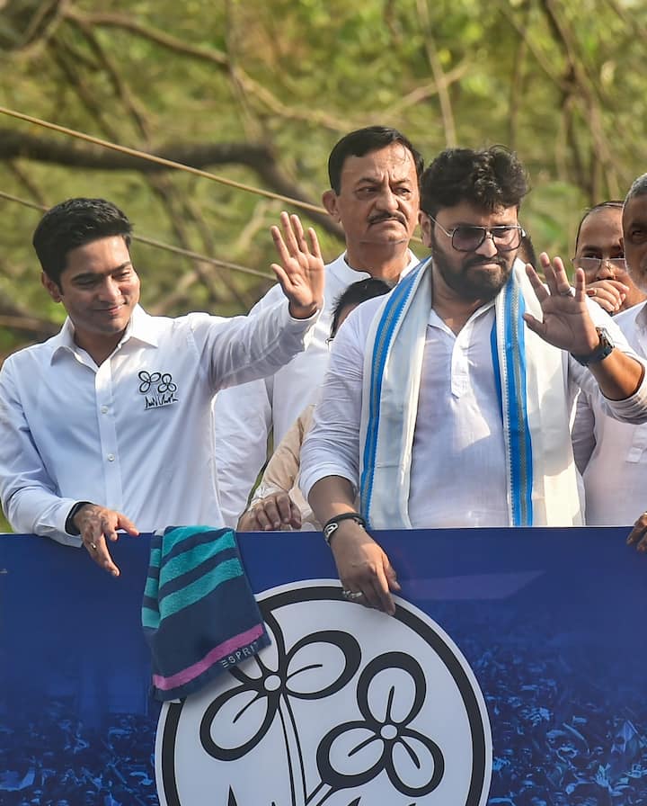 আর কয়েকদিন পরেই বালিগঞ্জে বিধানসভা উপনির্বাচন। সুব্রত মুখোপাধ্যায়ের প্রয়াণে এই আসনটি খালি। এখানে তৃণমূল প্রার্থী বাবুল সুপ্রিয়।