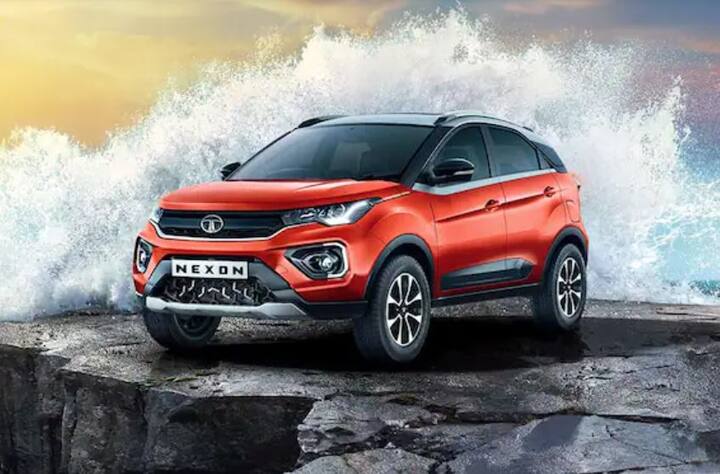 Tata Nexon: Tata Nexon আবার ভারতে সবচেয়ে বেশি বিক্রি হওয়া SUV-র শিরোপা পেয়েছে। গত মাসে দেশে নেক্সনের   14,315 ইউনিট বিক্রি হয়েছে। বছরে এই গাড়ির বিক্রি বেড়েছে 65 শতাংশ। এই তালিকায় এই গাড়ি রয়েছে চার নম্বরে।